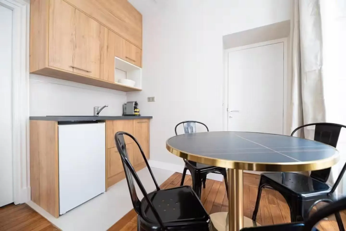 Appartement Met 1 Balkons Ba Amsterdam